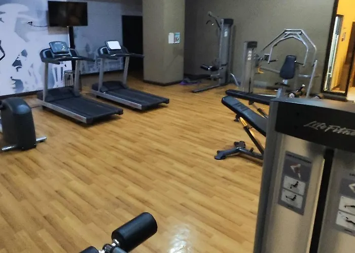 1 Bedroom With Balcony Azalea Aparthotel Cebu